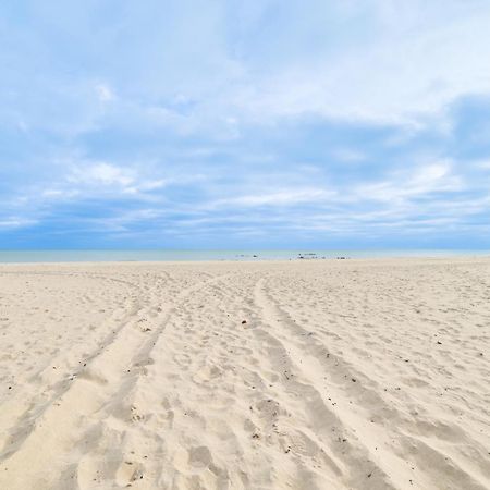 Scenic Evans Hideaway Steps To Lake Huron! Oscoda 외부 사진