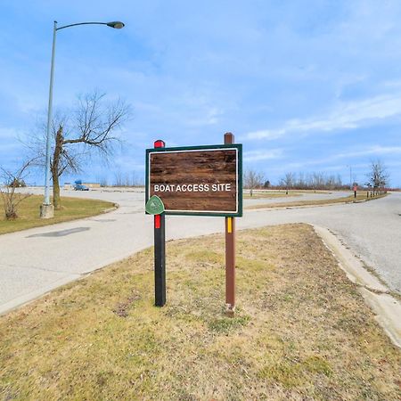 Scenic Evans Hideaway Steps To Lake Huron! Oscoda 외부 사진