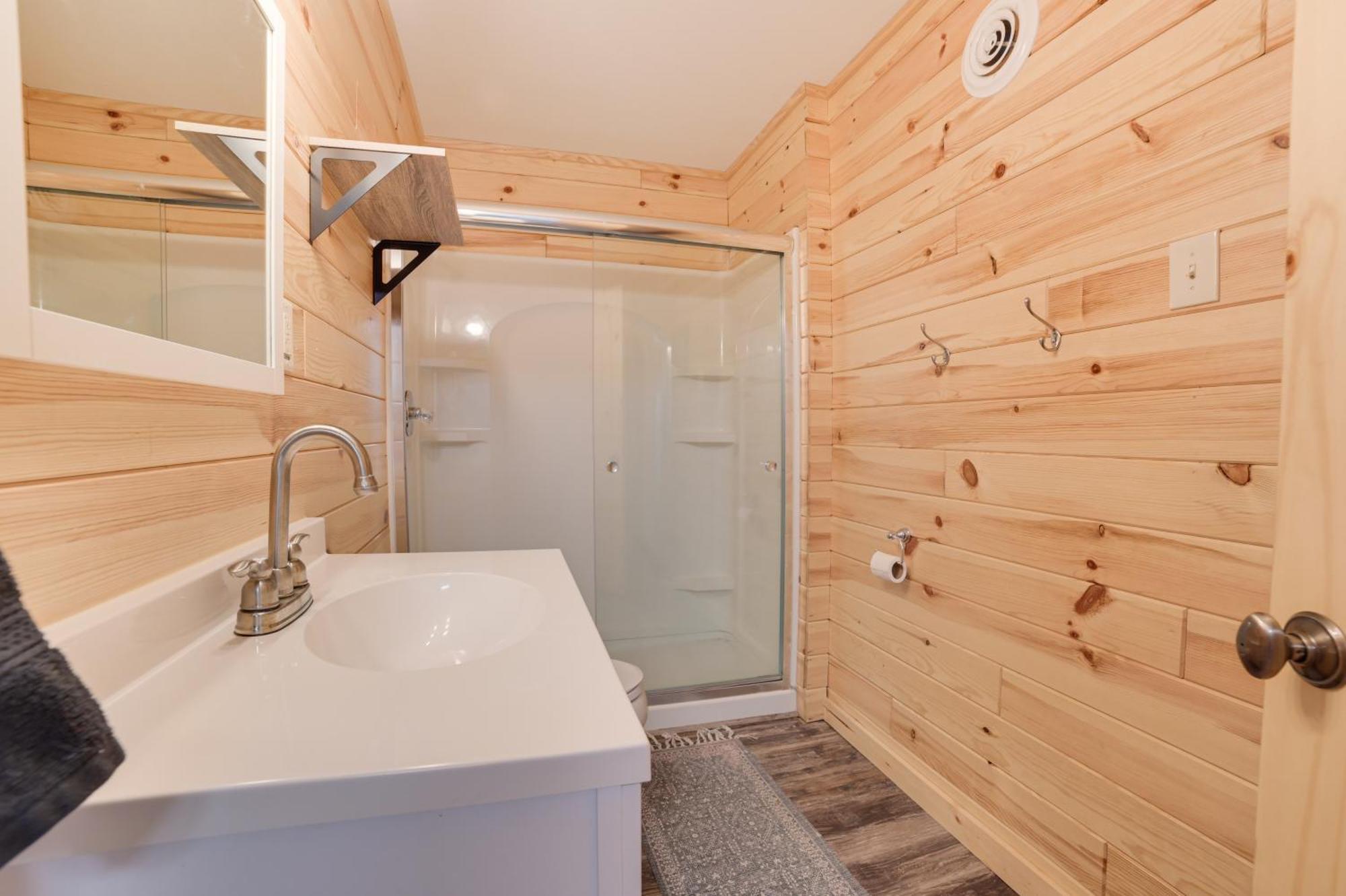 Scenic Evans Hideaway Steps To Lake Huron! Oscoda 외부 사진