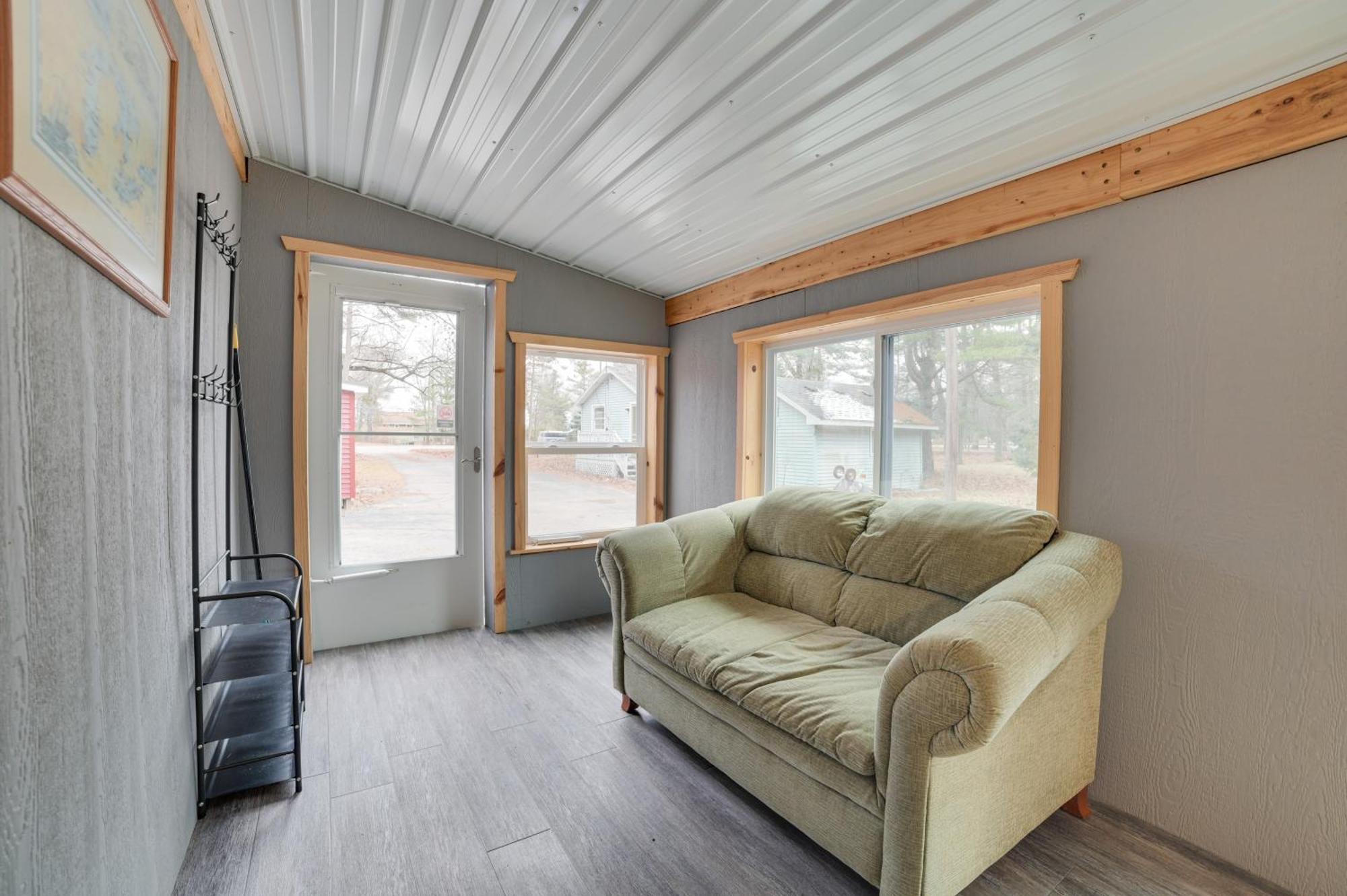 Scenic Evans Hideaway Steps To Lake Huron! Oscoda 외부 사진