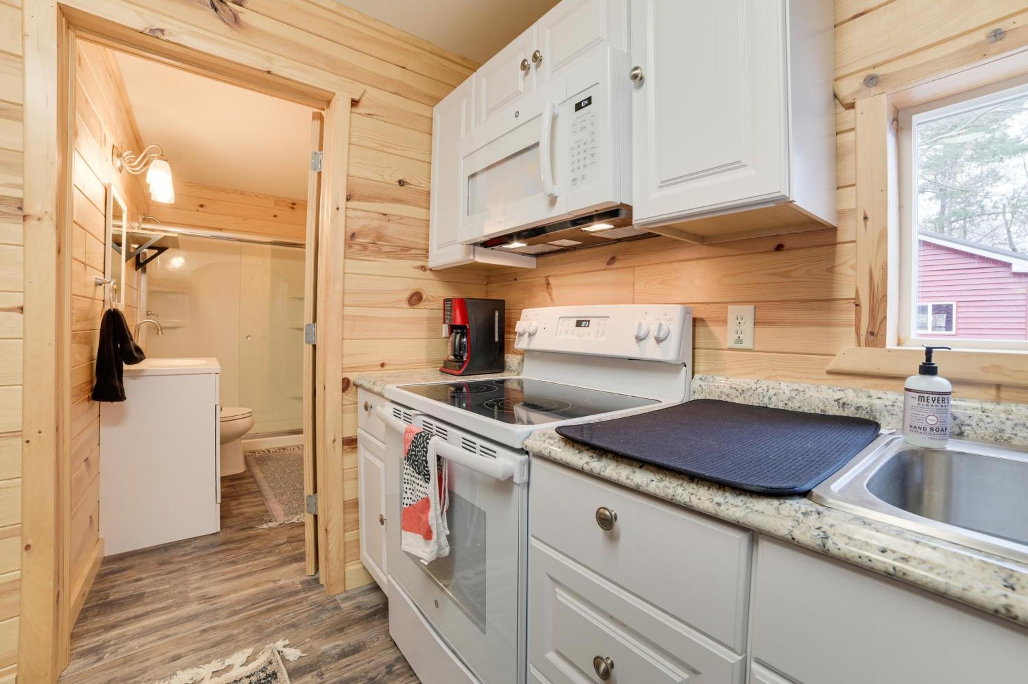 Scenic Evans Hideaway Steps To Lake Huron! Oscoda 외부 사진