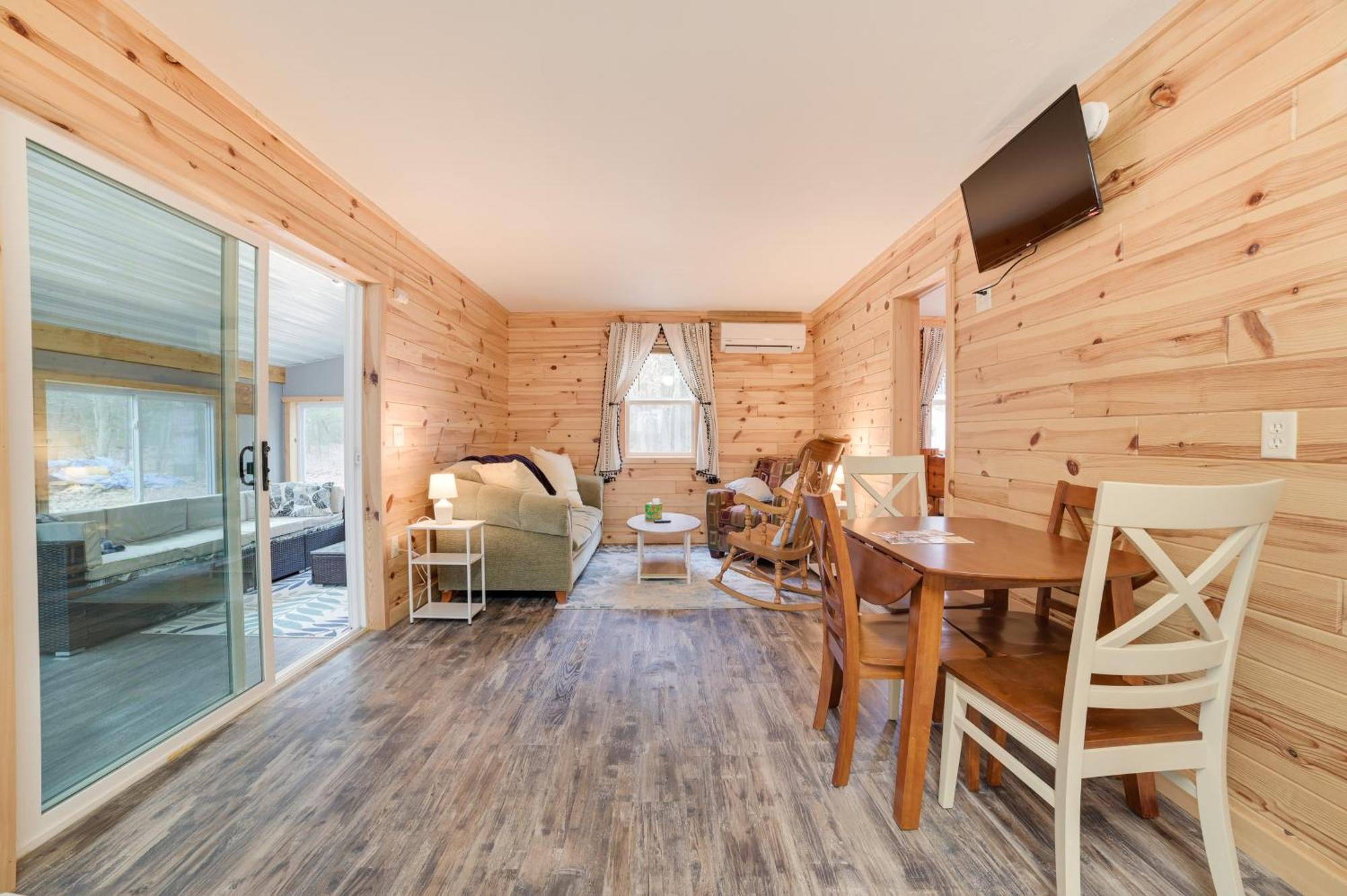 Scenic Evans Hideaway Steps To Lake Huron! Oscoda 외부 사진