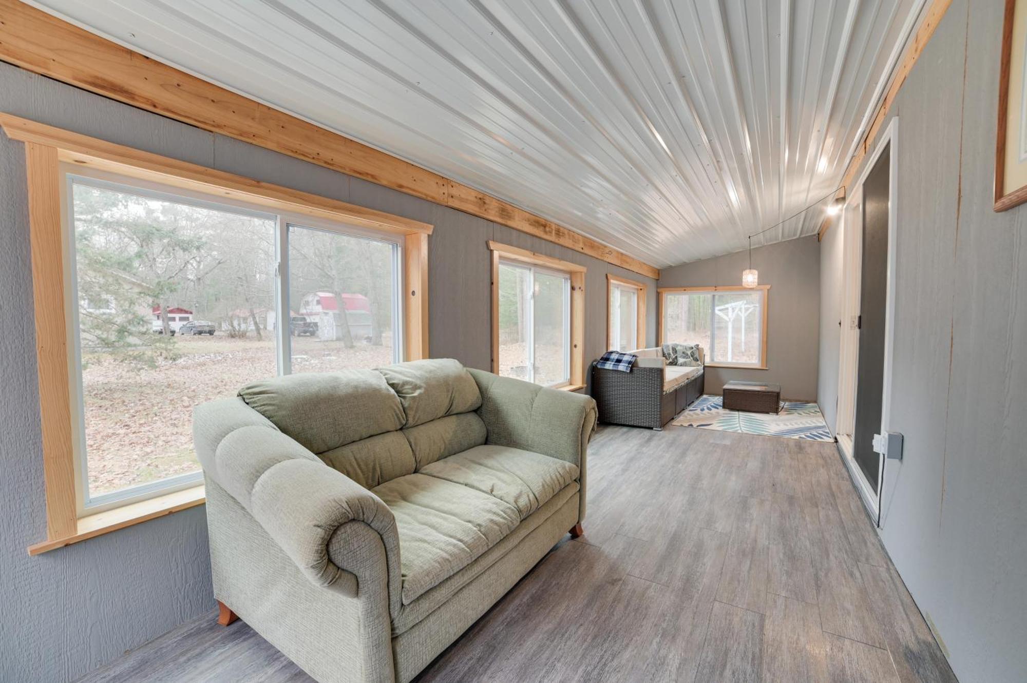 Scenic Evans Hideaway Steps To Lake Huron! Oscoda 외부 사진