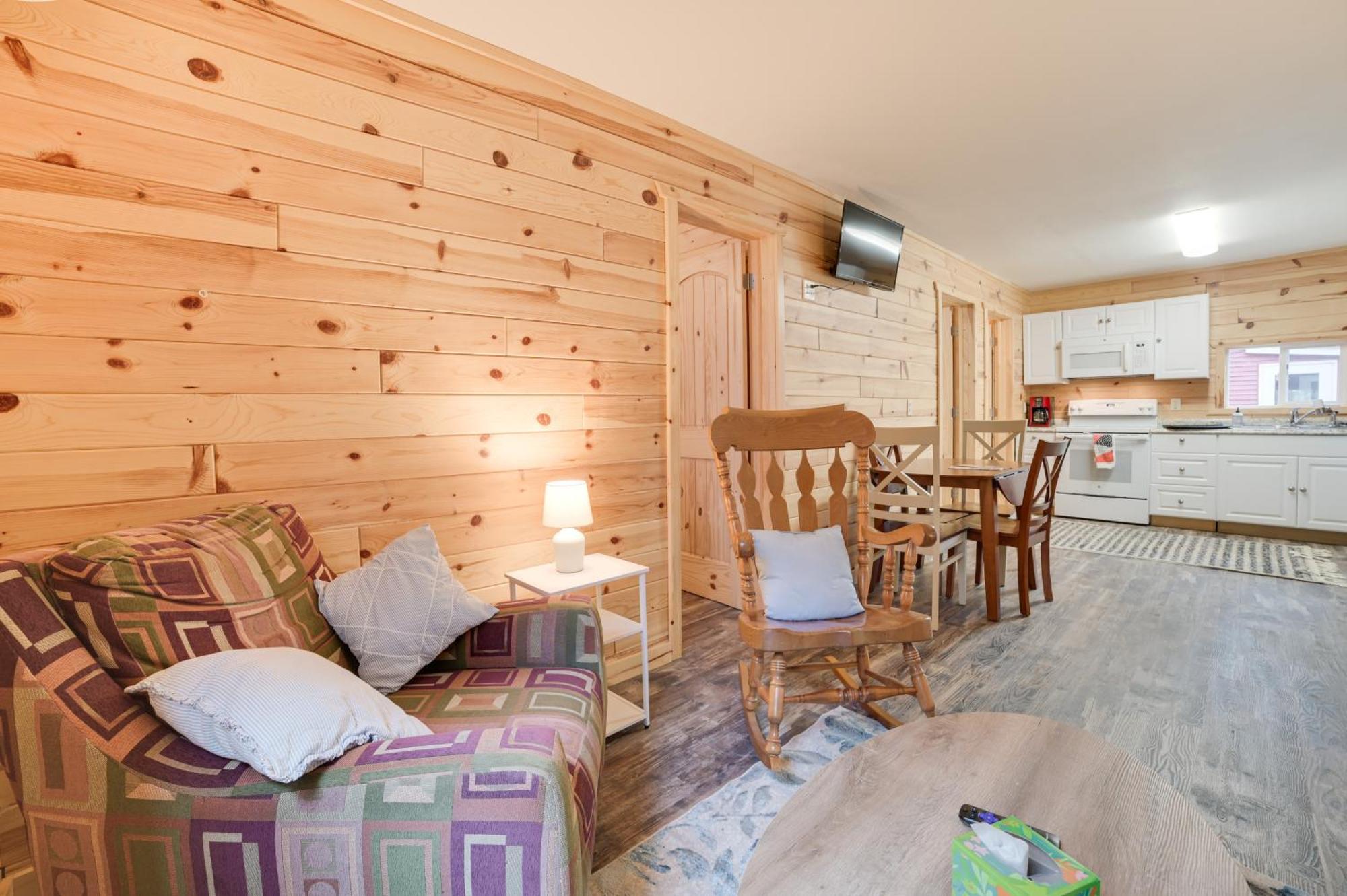 Scenic Evans Hideaway Steps To Lake Huron! Oscoda 외부 사진