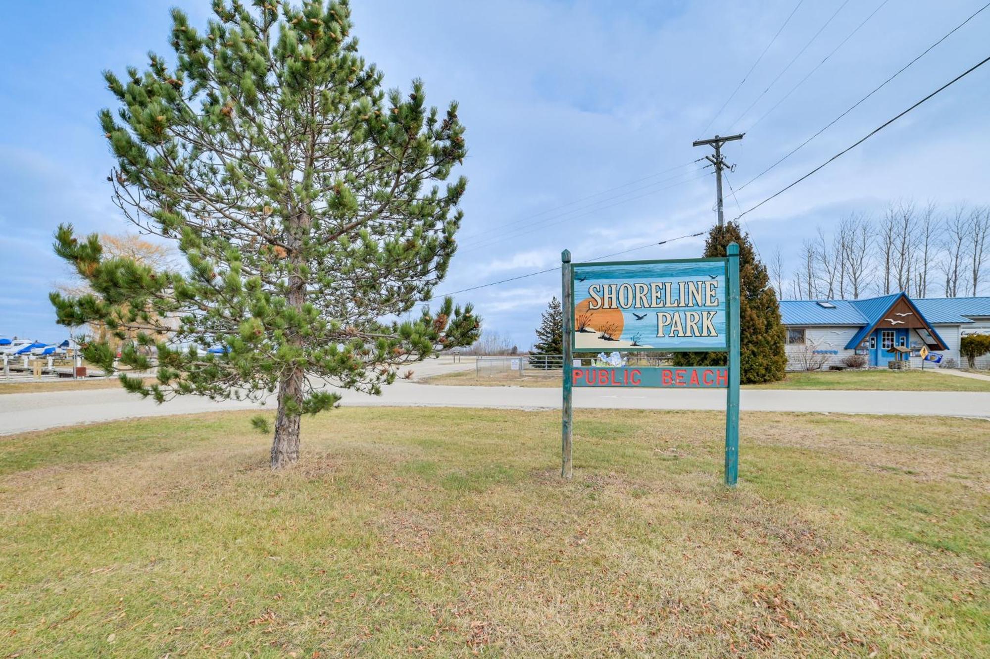 Scenic Evans Hideaway Steps To Lake Huron! Oscoda 외부 사진