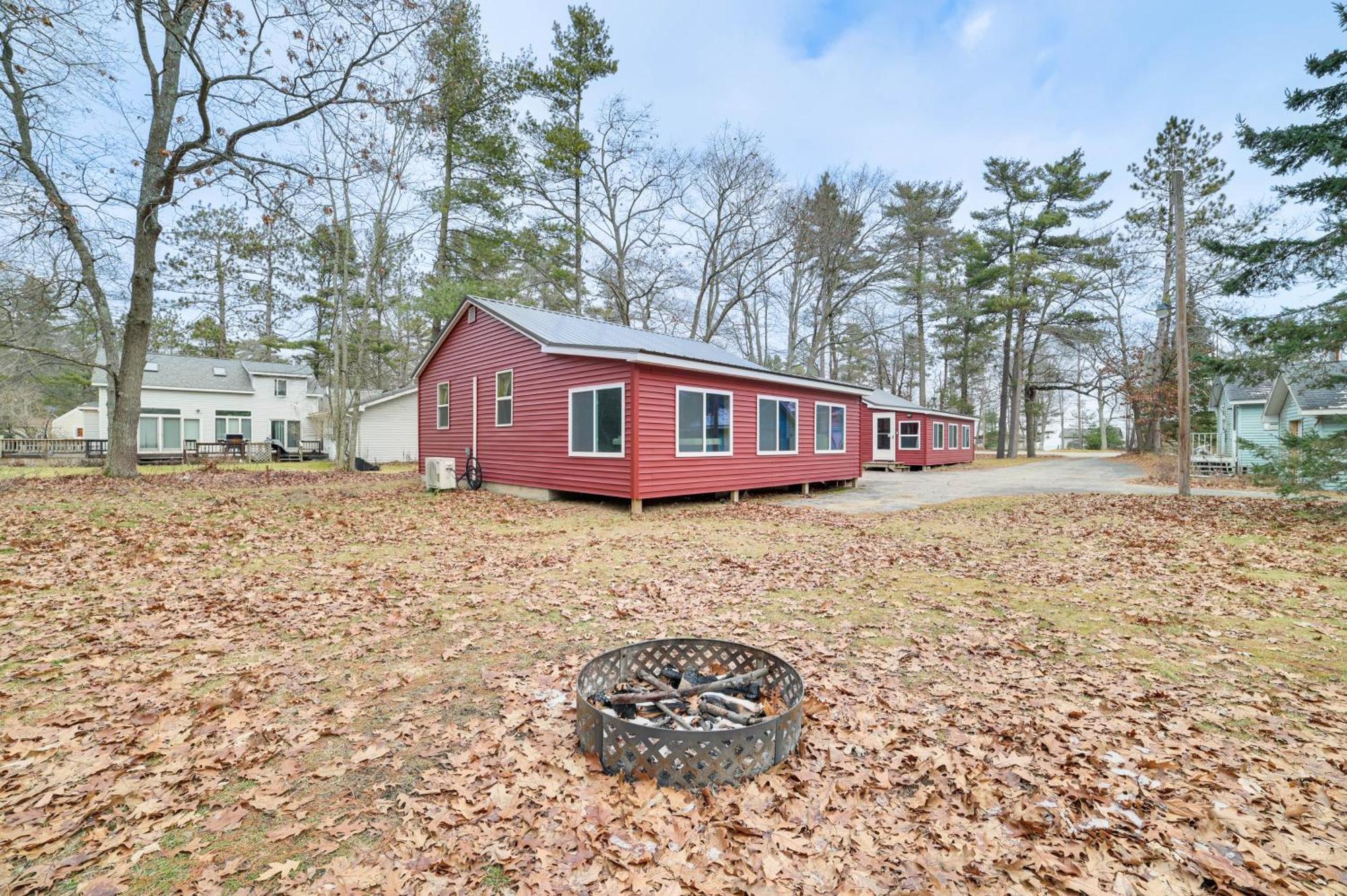 Scenic Evans Hideaway Steps To Lake Huron! Oscoda 외부 사진